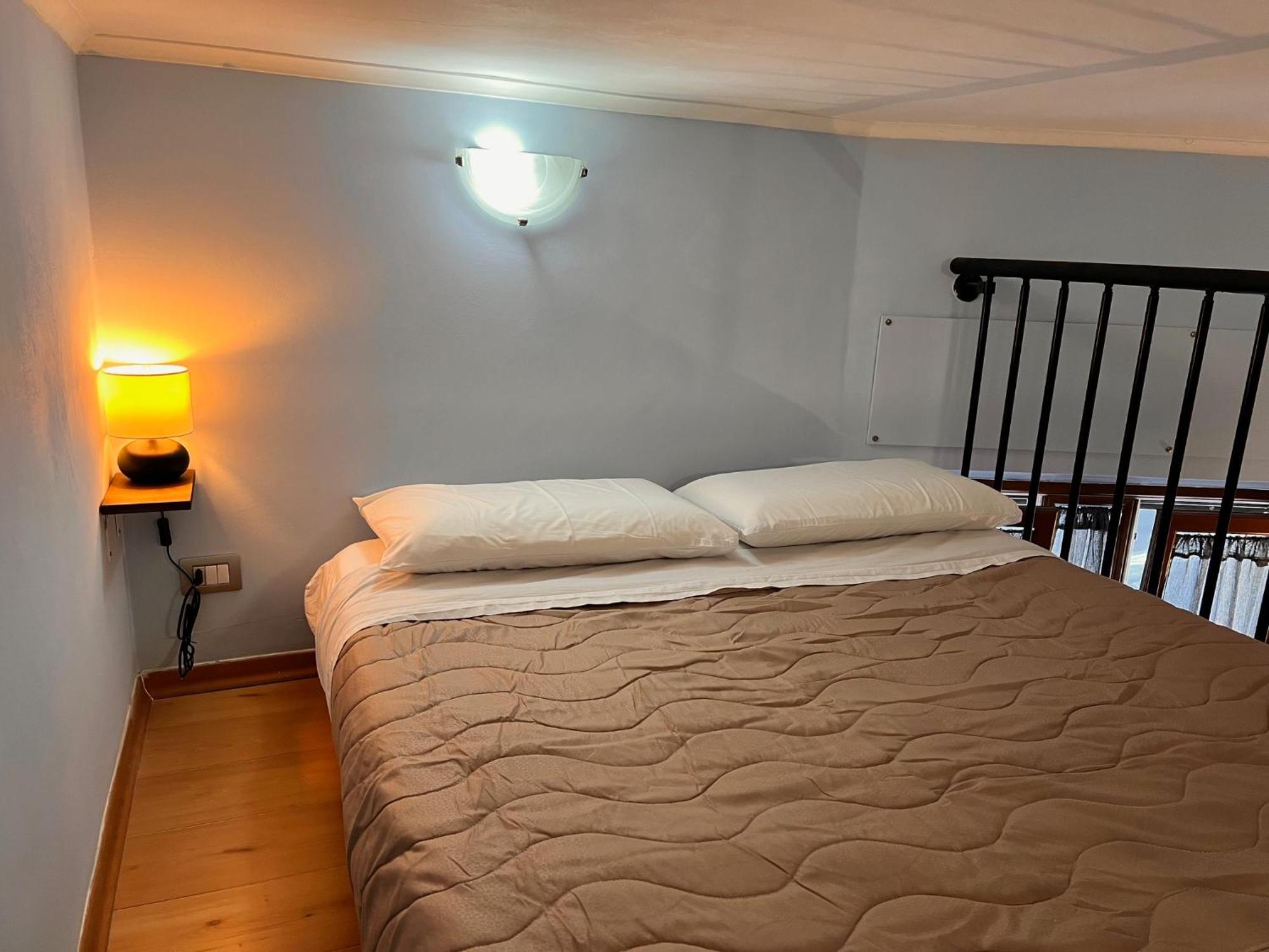 Moonlight Apartment Rom