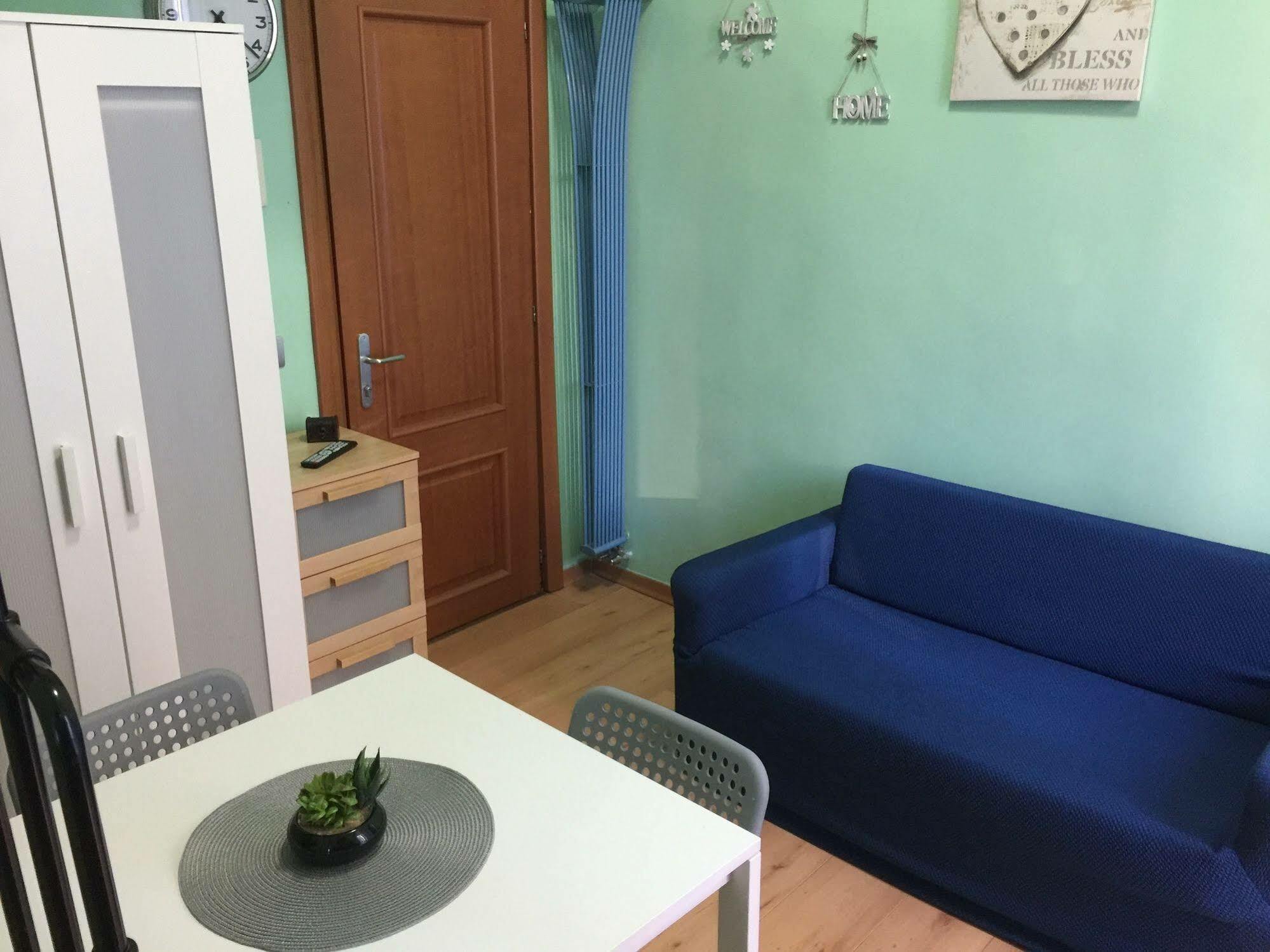 Moonlight Apartment Rom
